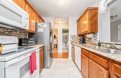 Fayetteville House | The Blue Burble Inn S