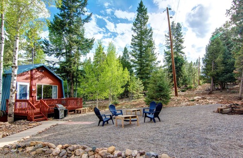 Meadow View Heights Cottage | The Blue Cottage - Newly Renovated