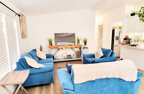 Hemet House | The Blue Cove