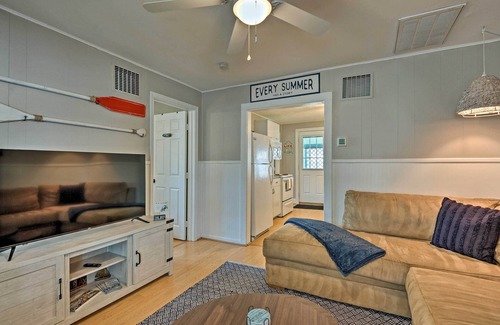 Colonial Beach Cottage | 'The Blue Crab Cottage' - 3 Blocks From The Beach!