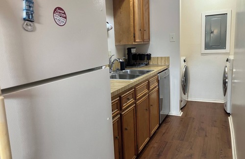 Southwood Valley Condo | The Blue Desert: Your College Station Launchpad. Pet-Friendly!