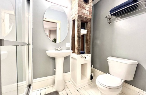 Thomas Apartment | "The Blue Door" a flat from Creature