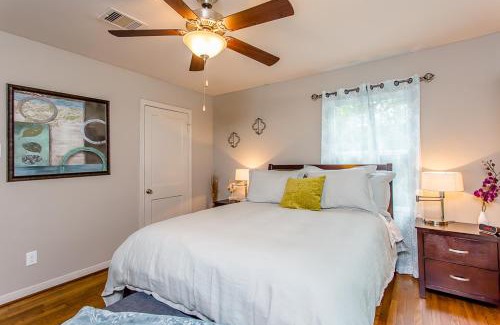 OST - South Union House | The Blue Door Bungalow - Luxury Home Downtown Houston