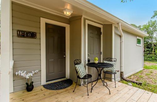 OST - South Union House | The Blue Door Bungalow - Luxury Home Downtown Houston