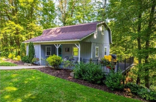 Dundee Cottage | The Blue Door Cottage