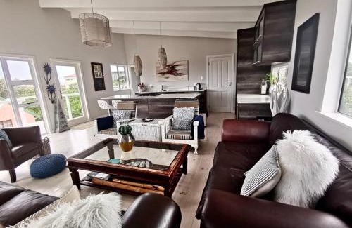 Paradise Beach House | The Blue Dragonfly