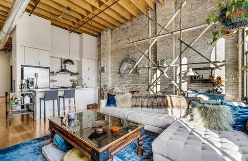 Fifth Ward Apartment | The Blue Goat | side by side vintage feel apts