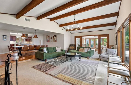 Riverside House | The Blue Heron on Lake Michigan, private beach, hot tub and fireplace
