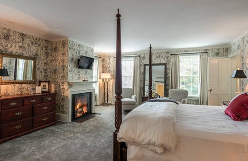 Woodstock Bed & Breakfast | The Blue Horse Inn