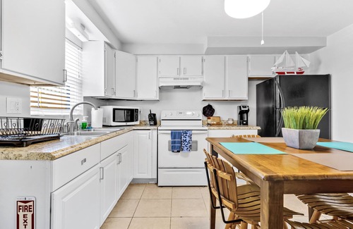 Downtown Fort Lauderdale House | The Blue House Fort Lauderdale
