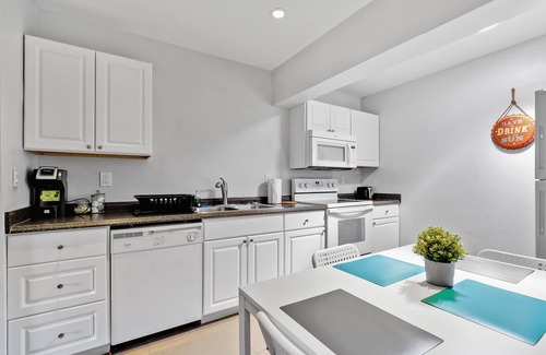 Downtown Fort Lauderdale House | The Blue House Fort Lauderdale