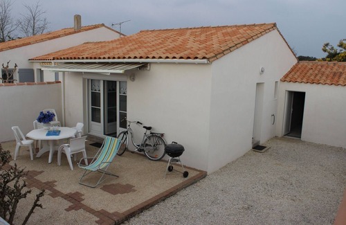 Rivedoux-Plage Villa | The Blue house, quiet vacations in the island of Re, sleeps 4 to 6