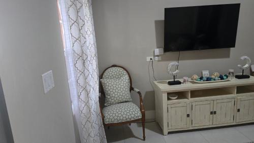 Boscobel House | The Blue Jade Vacation Home