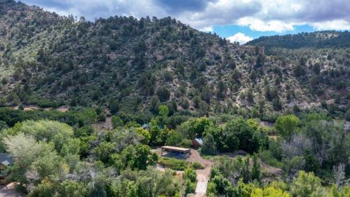 Glendale House | The Blue Jay at Zen Zion