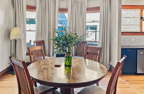 Grand Junction House | The Blue Lion Close to CMU and Downtown