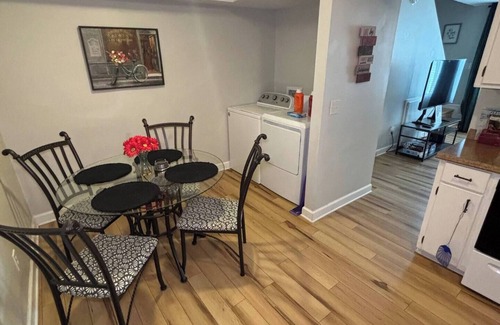 Earlewood House | The Blue Metro