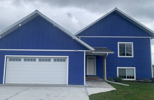 Hayward House | The Blue Musky - SxS/ATV/Snowmobile Trails, Golfers, Hunters Welcomed
