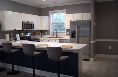 Charlotte Condo | The Blue Oasis- Charming 2-bedroom condo in cool Charlotte with AC, WiFi
