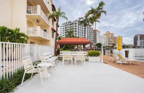 Central Beach Apartment | The Blue Octopus - 1br King Bed Condo
