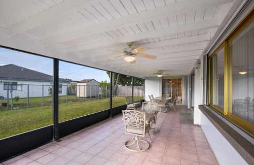 Richmond Heights House | ★ The Blue Palmetto ★ SW Miami near Miami Zoo & Gardens!