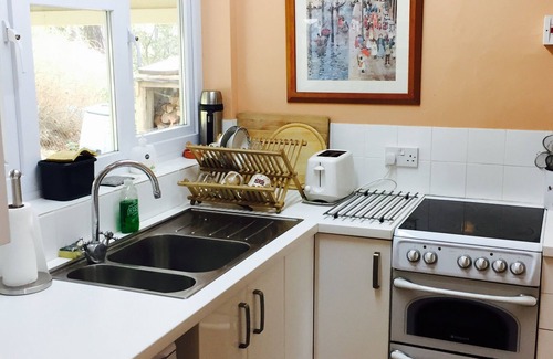 Martlesham Heath Cottage | The Blue Parrot - A real getaway!