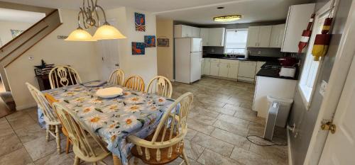 Hampton House | The Blue Parrot At Hampton Beach