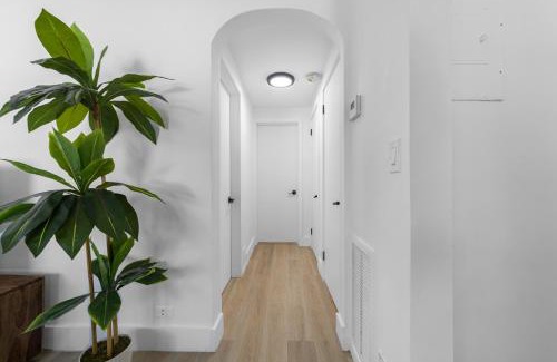 Coral Ridge Apartment | The Blue Parrot