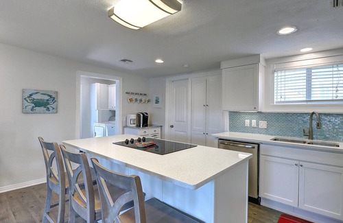 Old Town House | The Blue Pearl ~ Located in the heart of "Old Town" Port A & Detached Game Room!