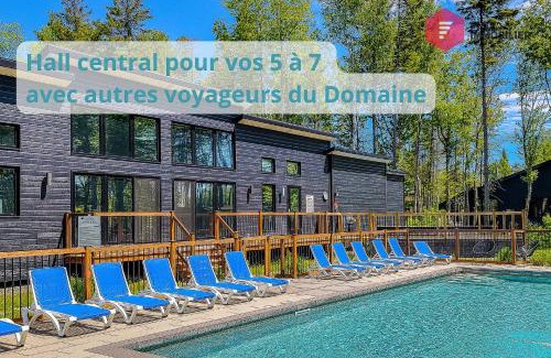 Pont-Rouge Ski Chalet | The Blue Pearl of Portneuf - Private hot tub Pool Trails Billiards