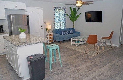 Southeast Pensacola House | The Blue Pearl★6min to Downtown