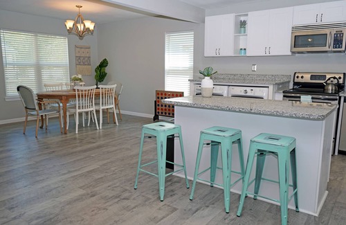 Southeast Pensacola House | The Blue Pearl★6min to Downtown