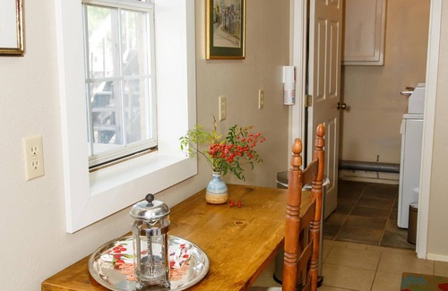Alpine Villa | The Blue Room - Charming Studio, Great Location! by RedAwning