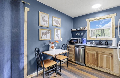Lancaster Cabin | The Blue Spruce: Romantic Secluded Getaway