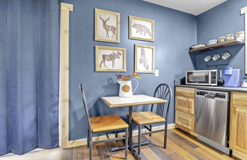Lancaster Cabin | The Blue Spruce: Romantic Secluded Getaway