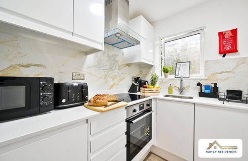 Sevenoaks Apartment | The Blue Suite - Modern 1-Bed Flat - 20% Off for Early Guests - Sevenoaks