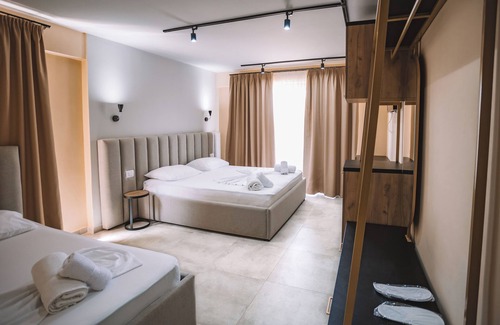 Himare Hotel | The Blue Wave Hotel