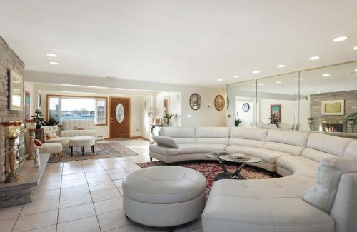 Waretown House | The Bluebeard Bay Retreat