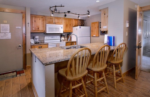 Crested Butte Condo | The Bluebell, Chateaux Condo, Pool, Hot tub, Sauna