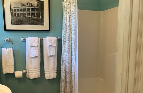 Aiken Bed & Breakfast | The Bluebird Room
