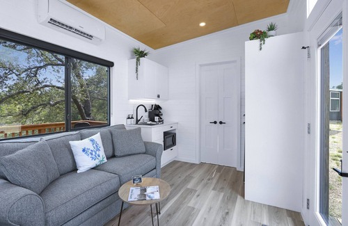 Dripping Springs Cottage | The Bluebonnet at Harrod's Hill Country Hideaway