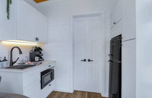 Dripping Springs Cottage | The Bluebonnet at Harrod's Hill Country Hideaway