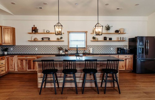 Jonesville Other | The Bluegrass Barndo - Brand New Farmhouse - 8 Acres - Near Ark - Pet Friendly
