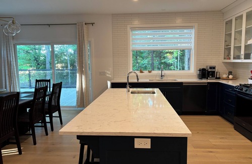 Bluewater House | The Bluehaus - Modern Lux Cottage, Bayfield Getaway!