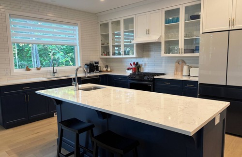 Bluewater House | The Bluehaus - Modern Lux Cottage, Bayfield Getaway!