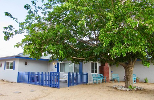 Yucca Valley House | The BlueMoon House-Tranquility & Stunning Views Await You!