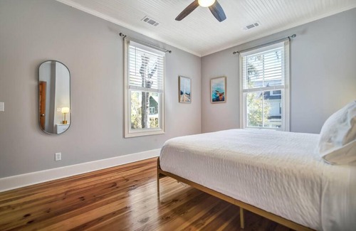 Olde Town House | The Bluffton Village Home - 5 BR in Old Town w Carriage Home