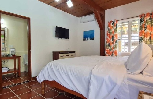Vista Del Mar Bed & Breakfast | The BNB on Triggerfish Close to the airport