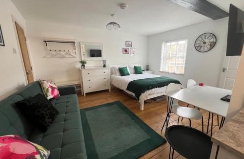 Long Whatton Apartment | The Boardroom