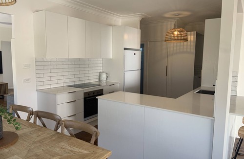 Port Macquarie House | The Boat & Crew - 4 bedroom close CBD and Beach