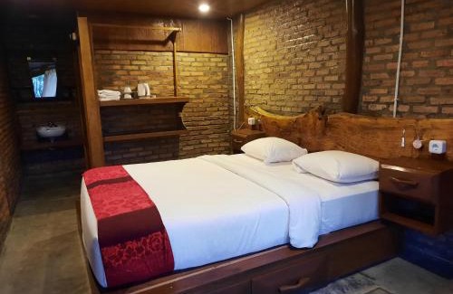 Balige House | The Boat Homestay and Spa